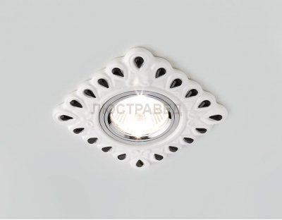 Точечный светильник Ambrella с узором D5550 W/BK