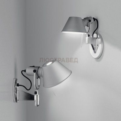 Настенный светильник бра Artemide A029250 Tolomeo